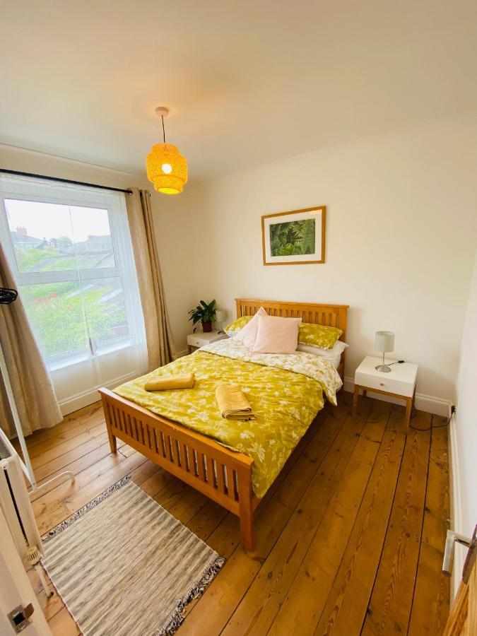 Beautiful 2 Bed End Terrace Victorian Town House Apartment Редрът Екстериор снимка